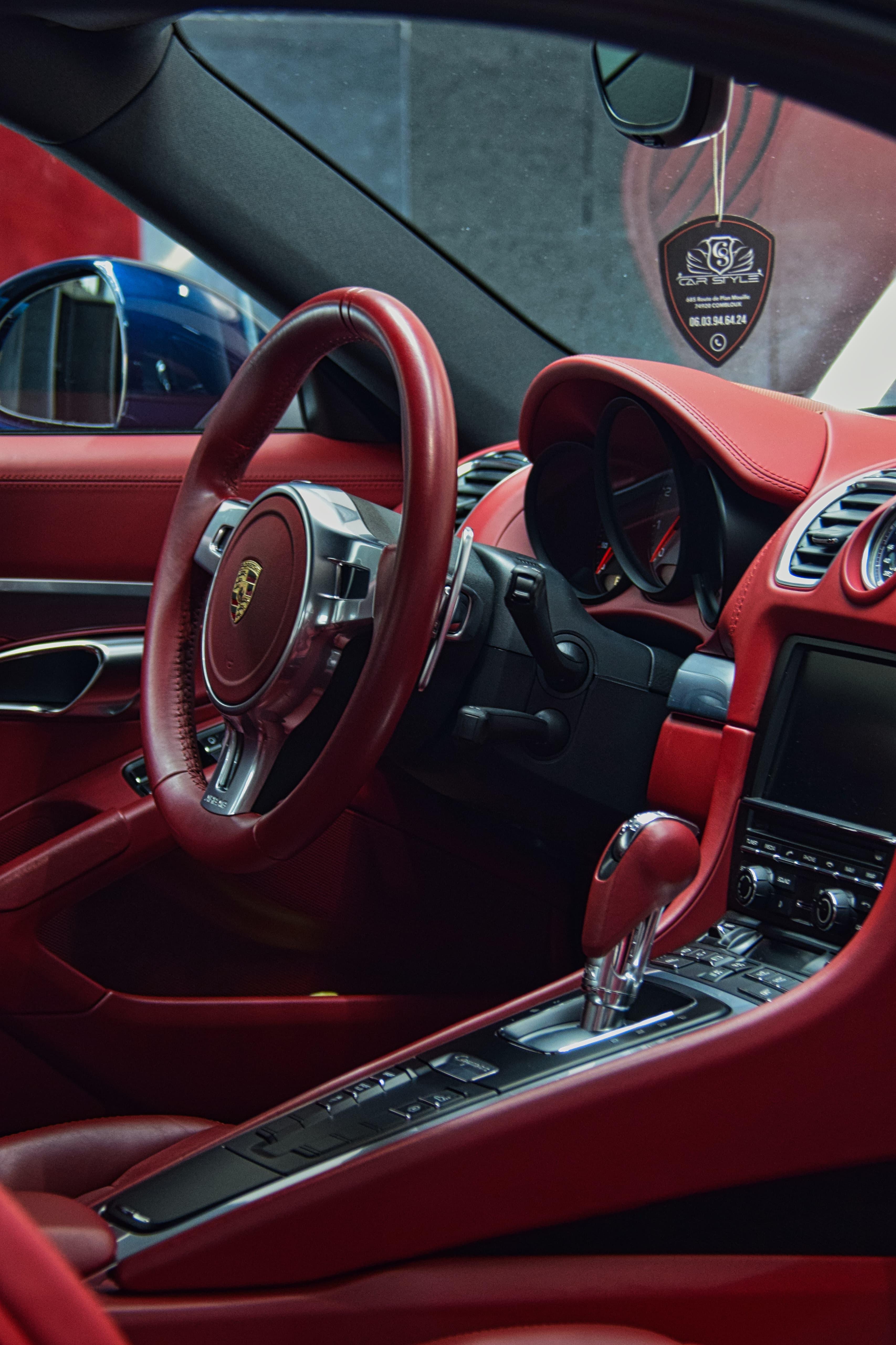 Nettoyage intérieur cuir voiture